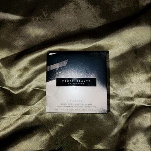 Fenty Beauty Pro Filt'r Instant Retouch Setting Powder